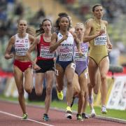 Alexandra Bell keeps medal hopes alive after difficult 800m heat